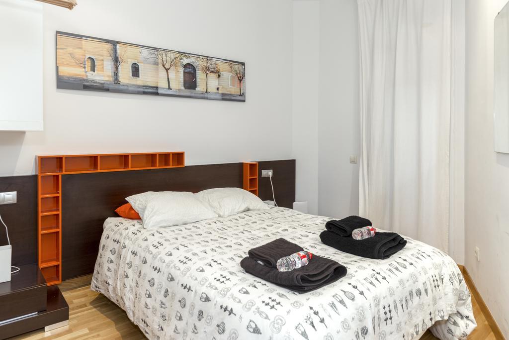 Gaudi Apartment บาร์เซโลนา ภายนอก รูปภาพ